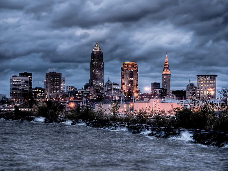 4-cleveland-skyline-at-dusk-from-edgewater-park-at-lands-end-photography.jpg