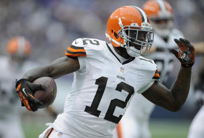 hi-res-181566914-josh-gordon-of-the-cleveland-browns-carries-the_crop_north.jpg