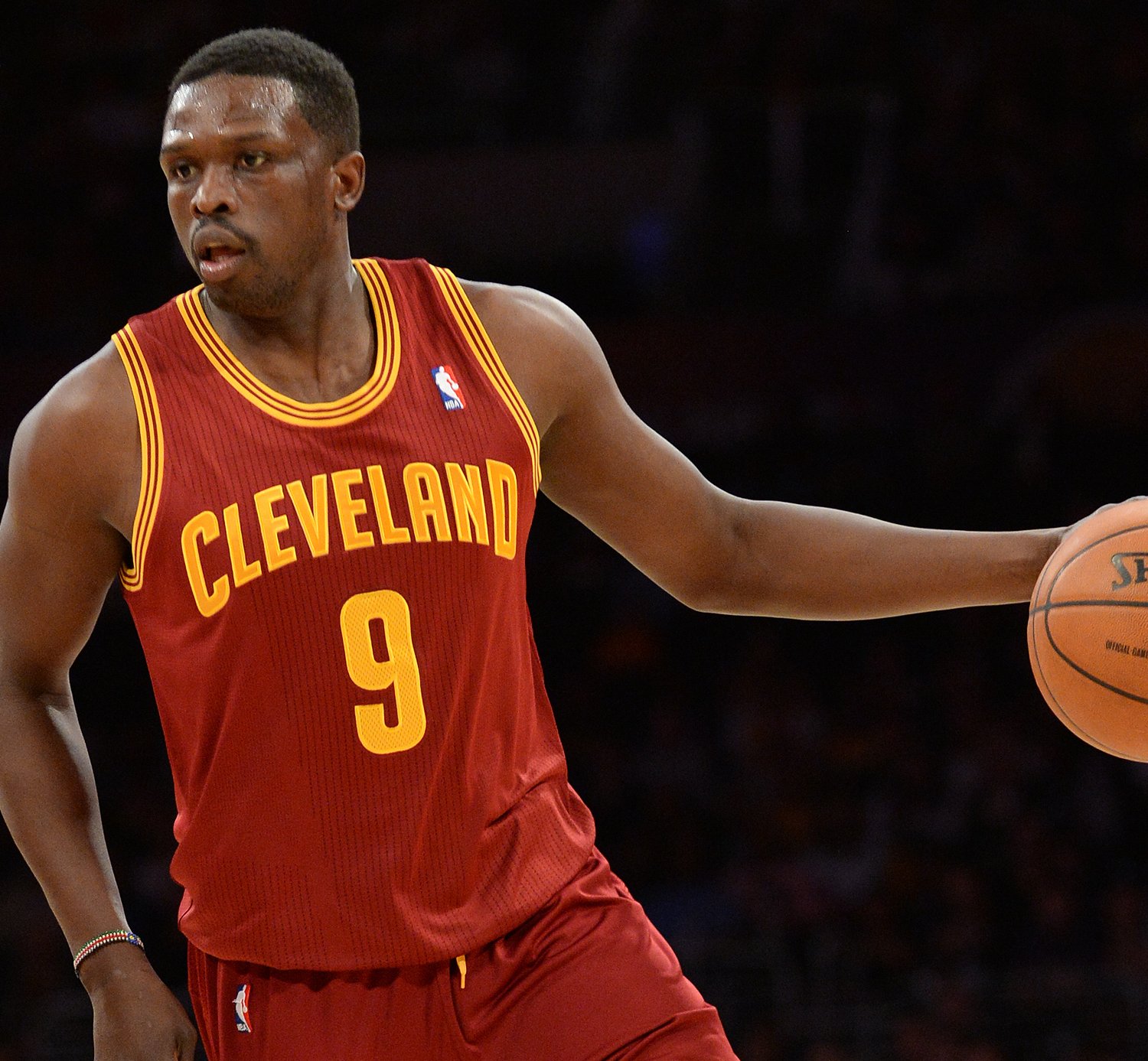 hi-res-463117987-luol-deng-of-the-cleveland-cavaliers-dribbles-the-ball_crop_exact.jpg