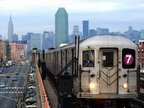 the-number-7-train-runs-through-the-queens-borough-of-new-york.jpg