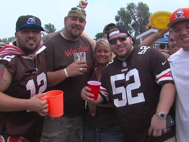 My_Ohio__Cleveland_Browns_fan_uses_old_s_1055320040_20131101181137_640_480.JPG
