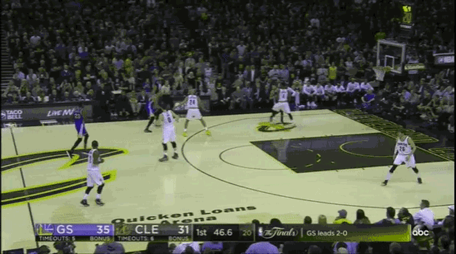 shump_fails_to_switch_for_layup.gif