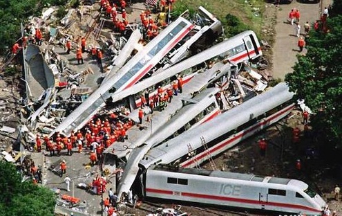 train-wrecks-accidents.jpg
